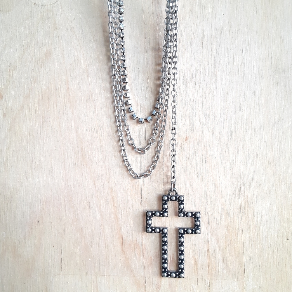 Cross Frame Single Gunmetal Earring Design - Picture 3 of 5